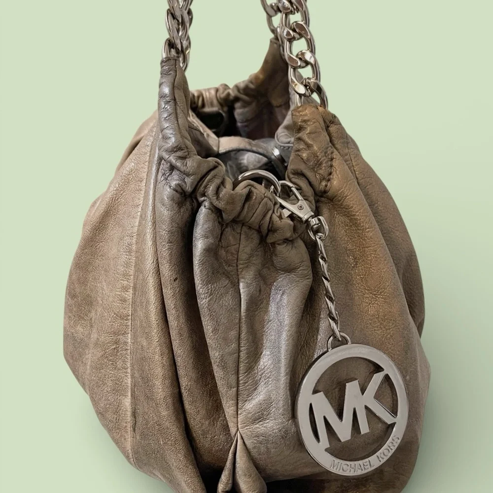 ❤️ Michael Kors ERIN Slouchy Shoulder Hobo Bag in Golden Shimmer